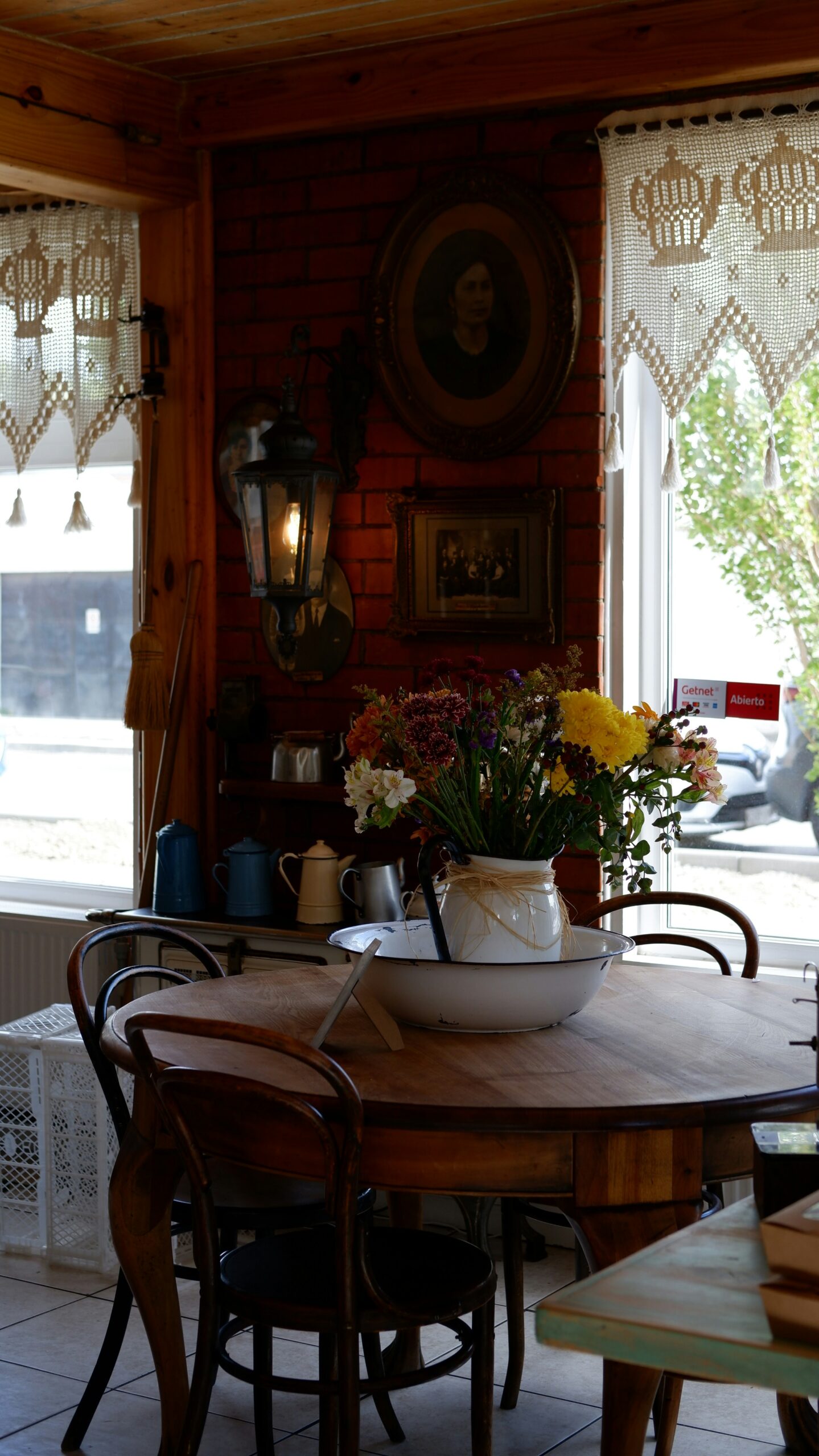 Cottage dining room