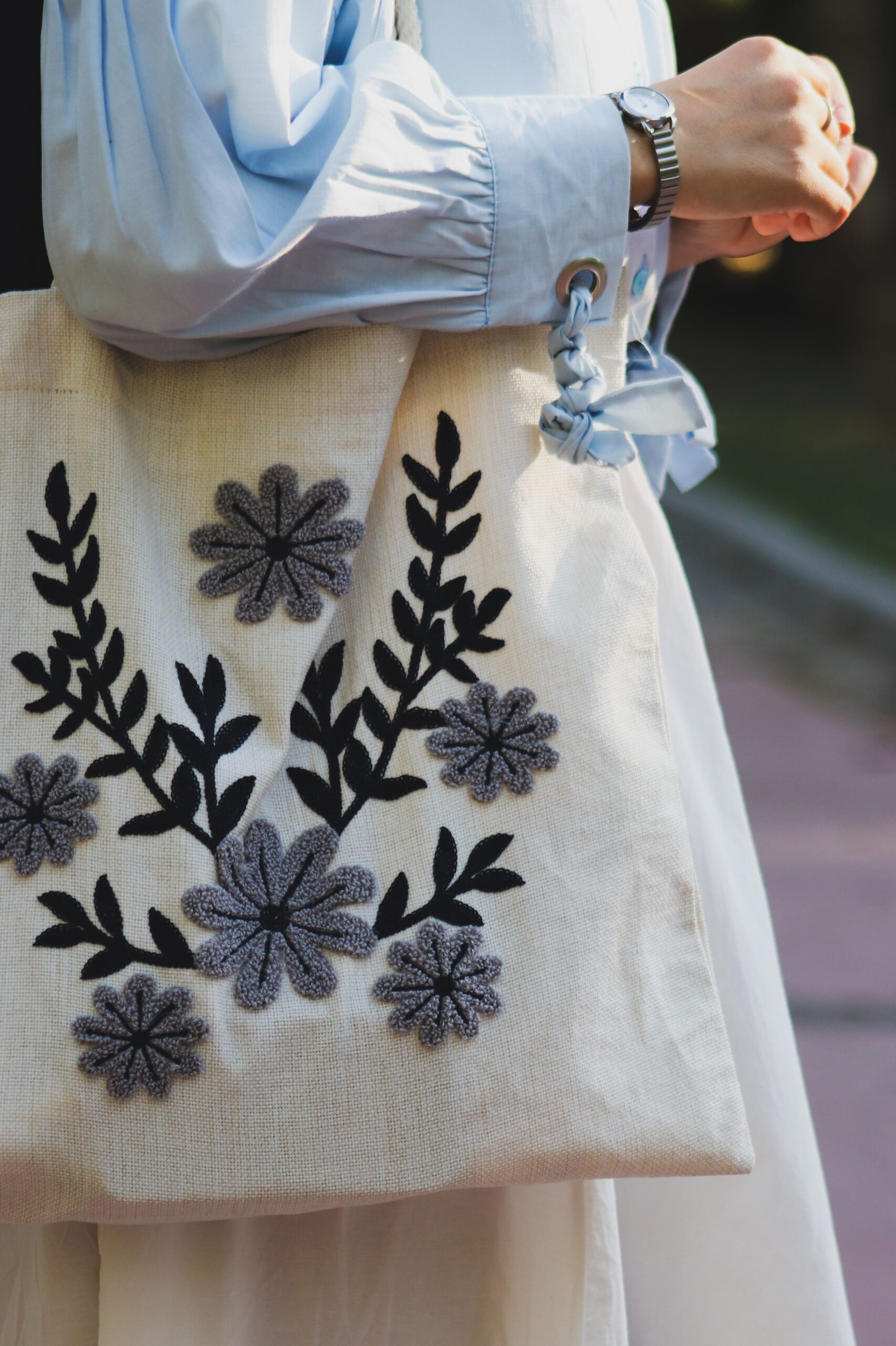 Embroidered linen tote bag