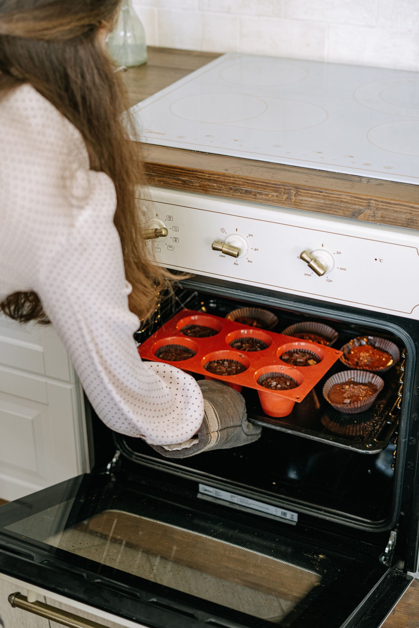 Baking muffins in a small oven